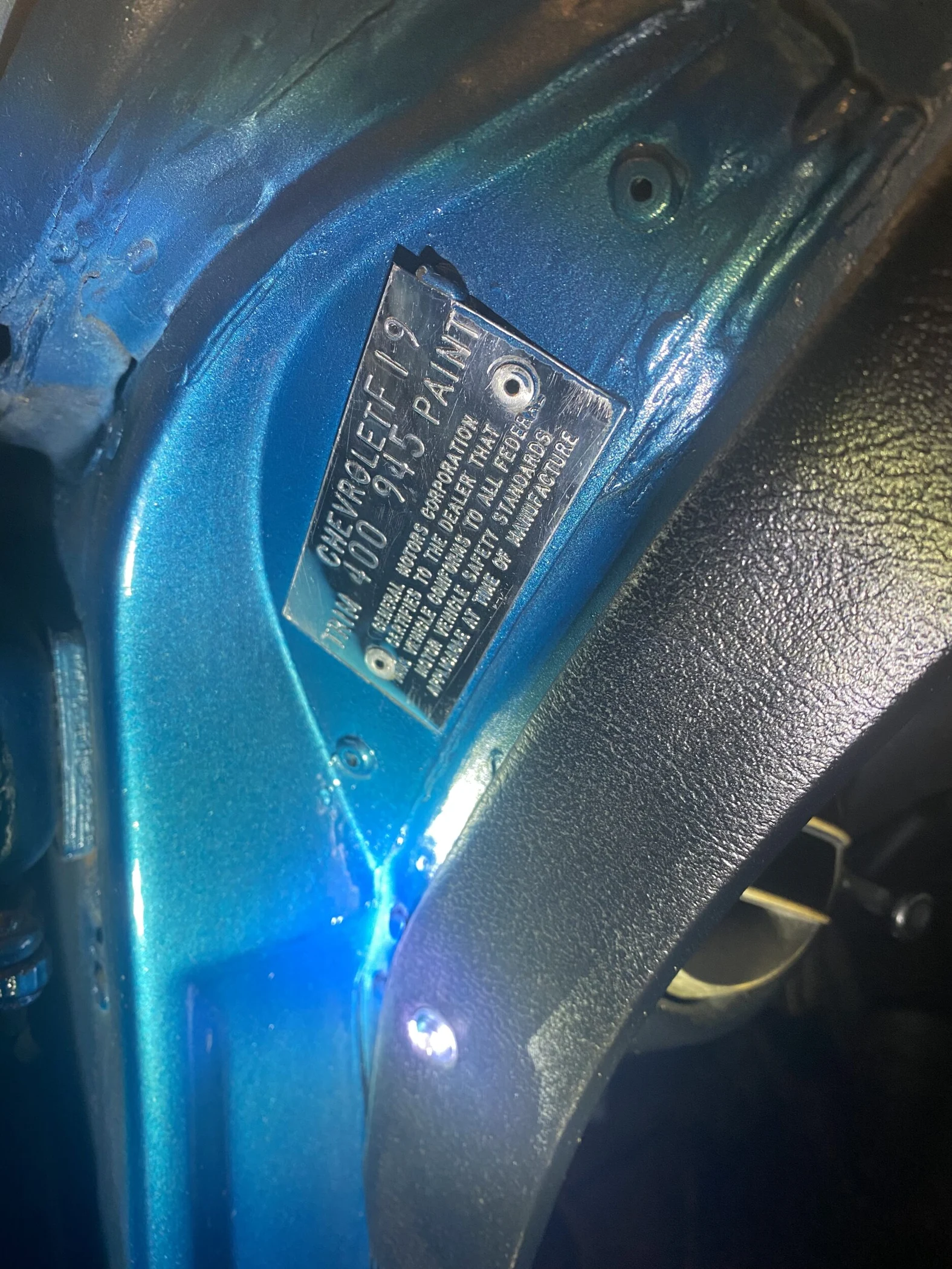 Trim 400 / paint 945